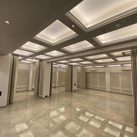 J Hotel And Banquets Bombaj Zewnętrze zdjęcie