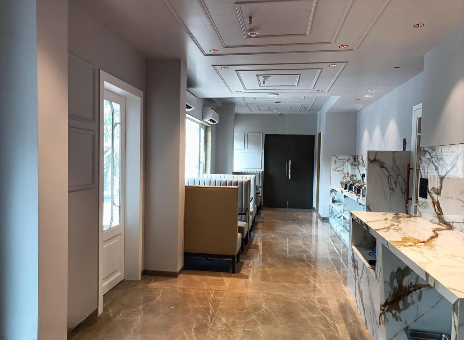 J Hotel And Banquets Bombaj Zewnętrze zdjęcie