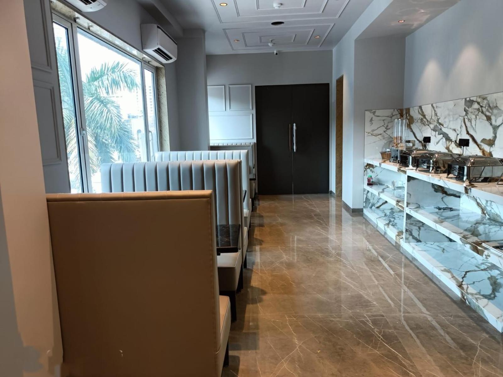 J Hotel And Banquets Bombaj Zewnętrze zdjęcie
